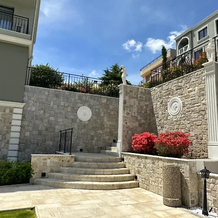 Apartment Mediterranea Complex - Luxury With Sea & Pool View!